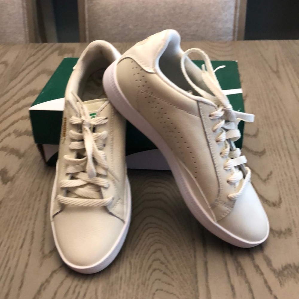 Women’s Tennis Shoes